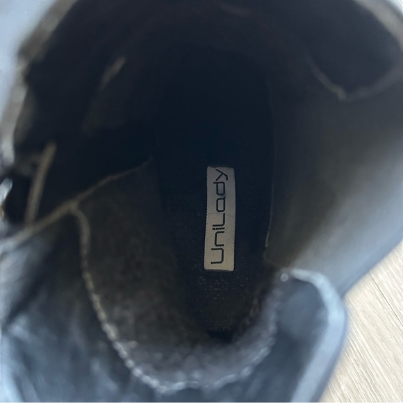 *NWT* Black Vegan Leather Ankle Boots with Side Zipper and elastic side panel - Picture 7 of 8